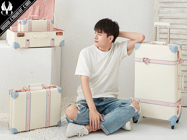 URECITY (優米琪箱包)品牌形象展示