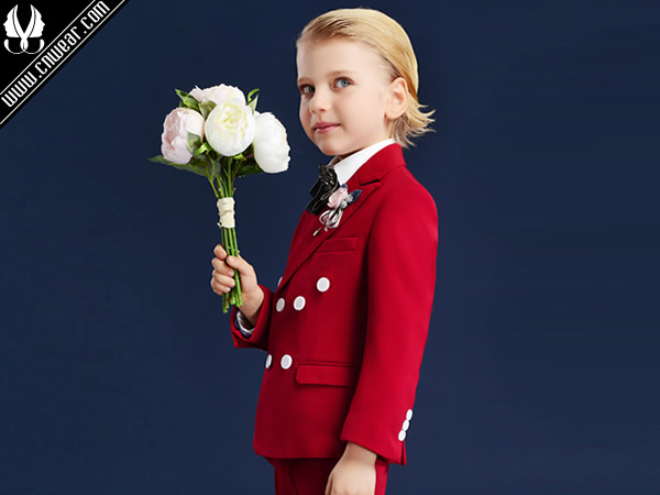 IN MY OPINION (禮服/演出服)品牌形象展示